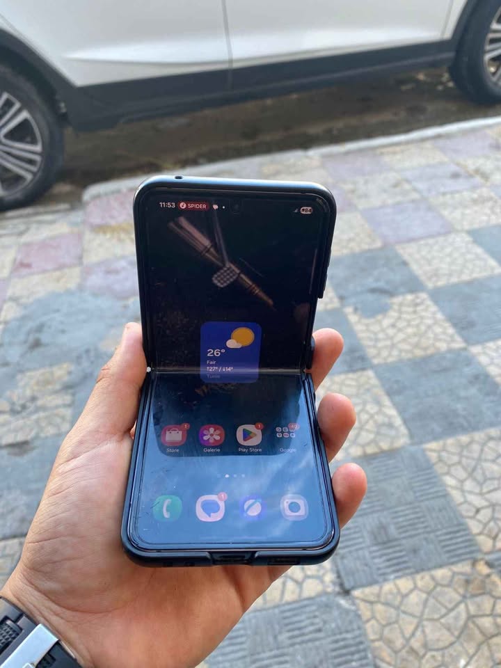 samsung-z-flip-5-profil-charniere