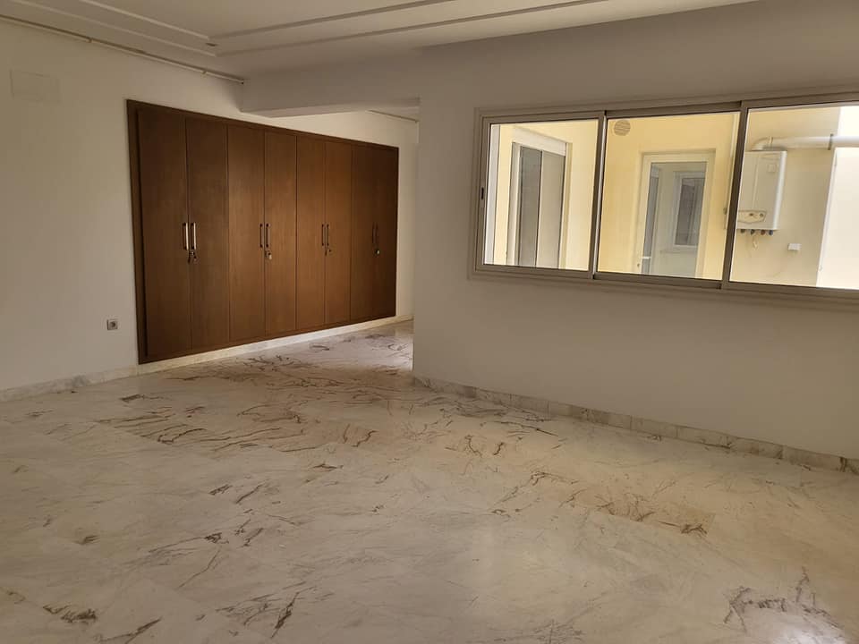 soukra-s1-haut-standing-salon-lumineux