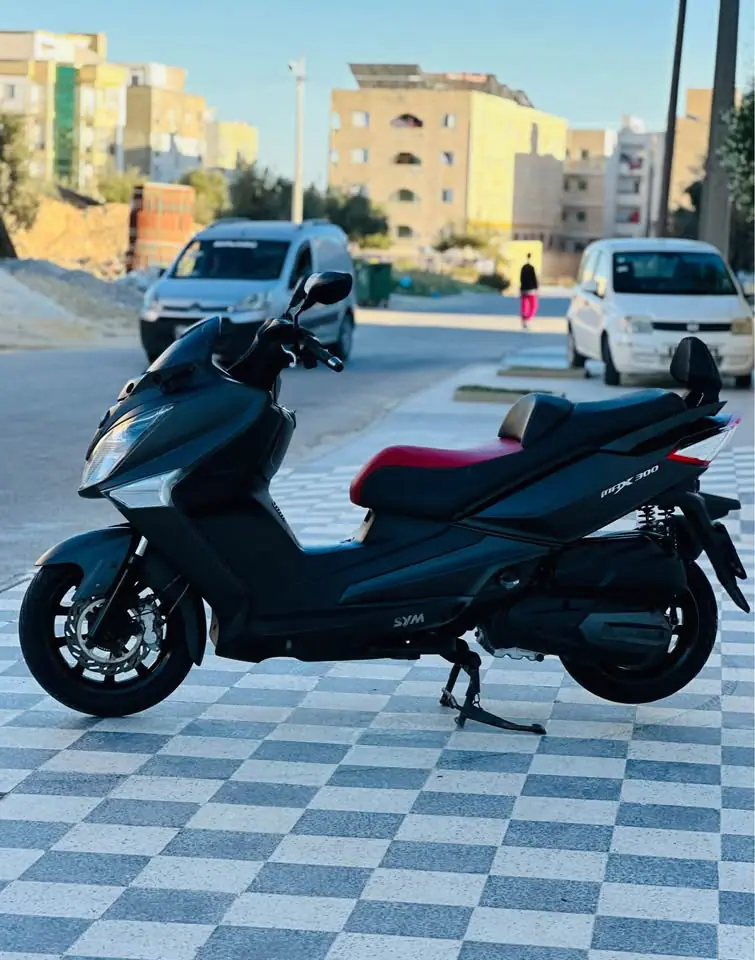 sym-300-pneus-et-freins-disque