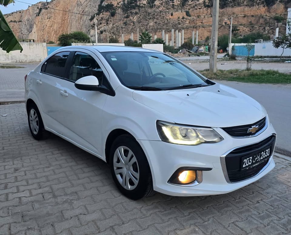 voiture-chevrolet-sonic-en-bon-etat-tunisie
