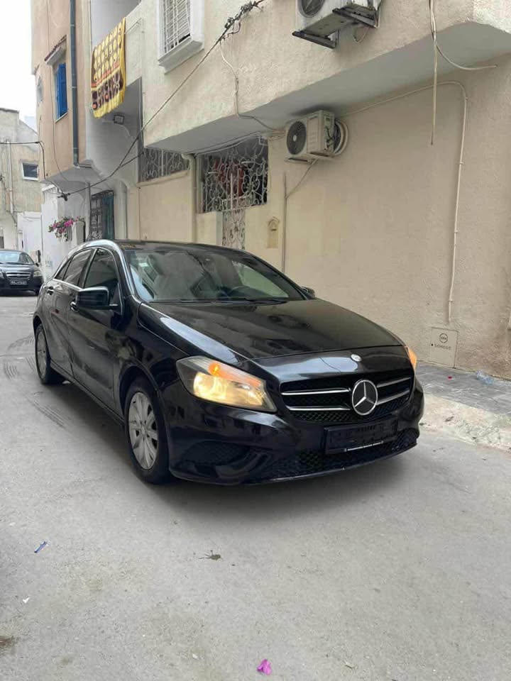 voiture-mercedes-a180-face-avant