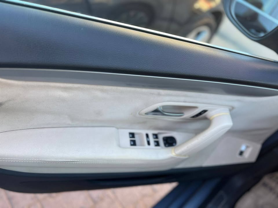 voiture-volkswagen-passat-cc-commandes-porte