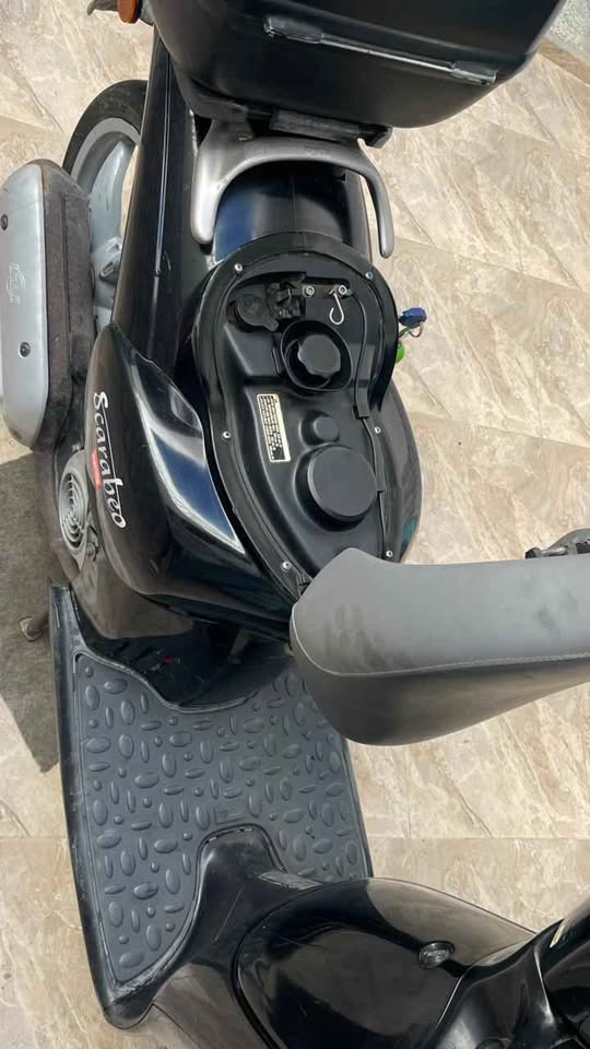 aprilia-scarabeo-50-selle-coffre