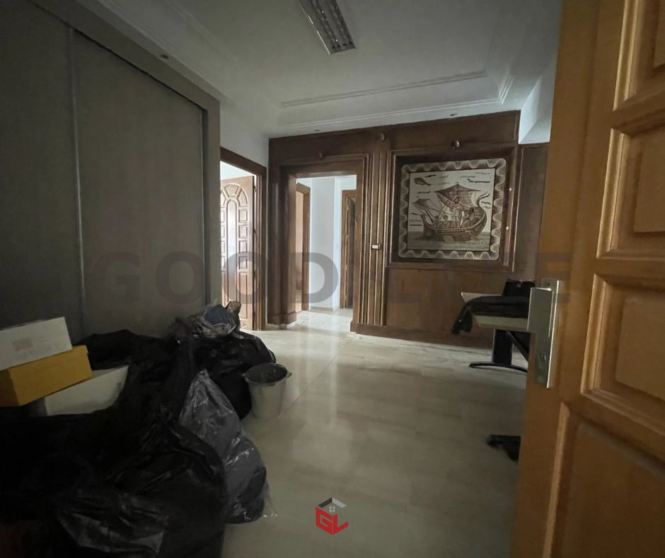 bureau-85m2-a-vendre-lac1-tunis-hall