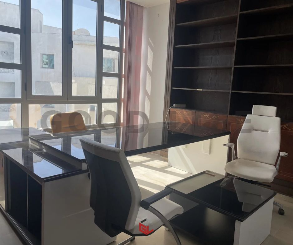 bureau-direction-lac1-vue-fenetre