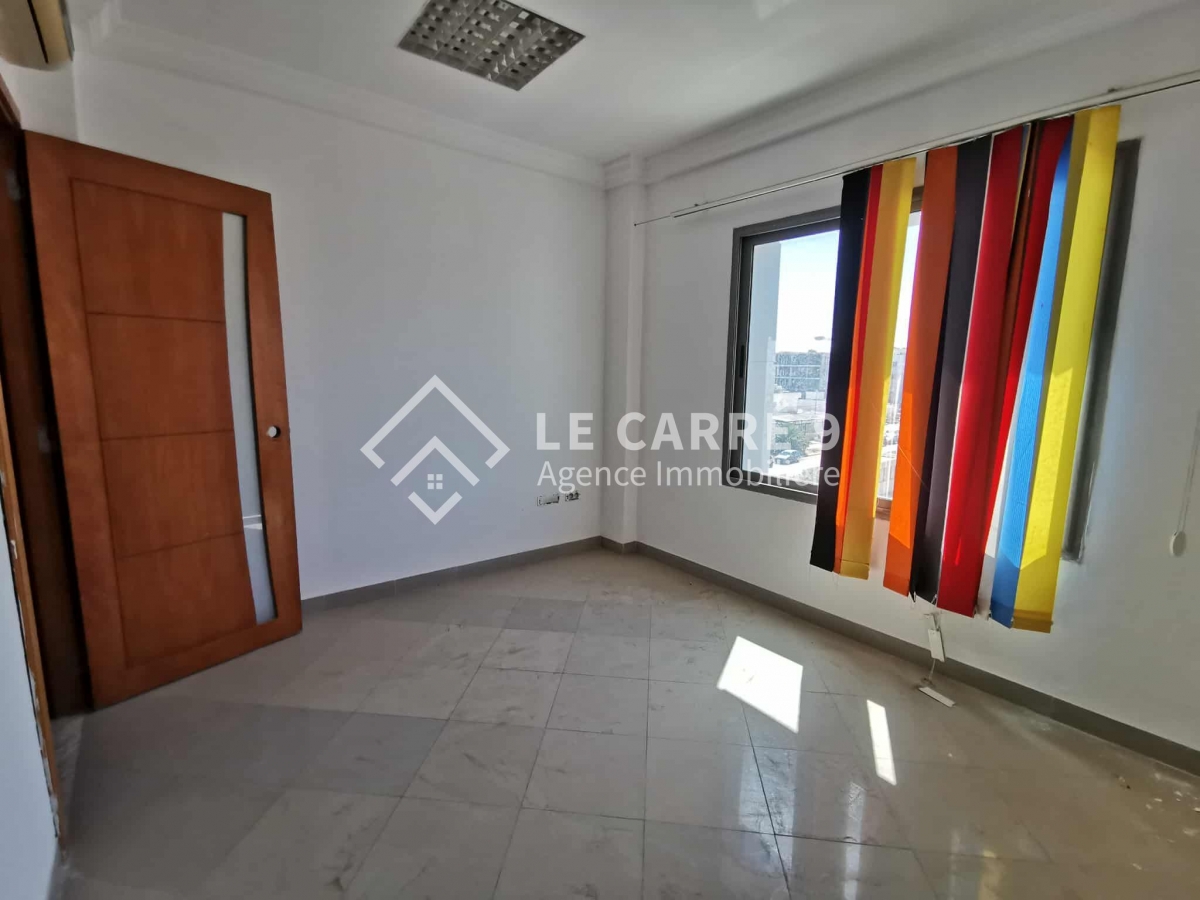 bureau-h2-70m2-lac-3-location-tunis