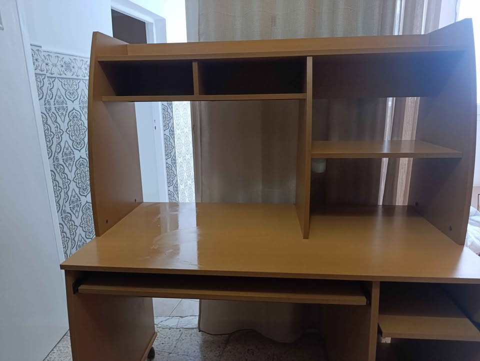bureau-ordinateur-avec-rangements-tunis