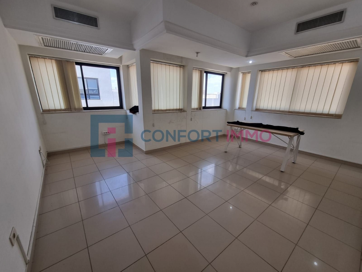 bureaux-lumineux-vue-degagee-lac1-tunisie