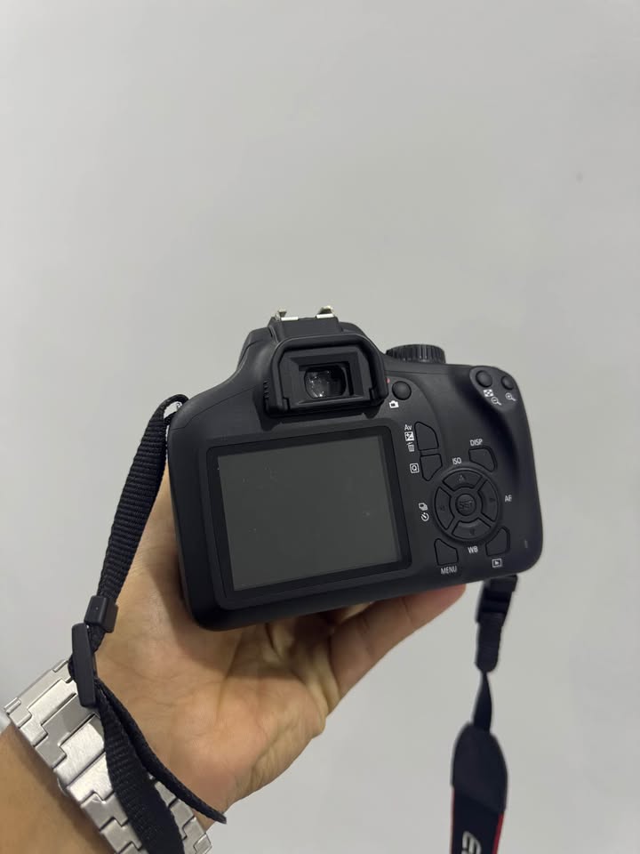 canon-eos-4000d-arriere-ecran-boutons