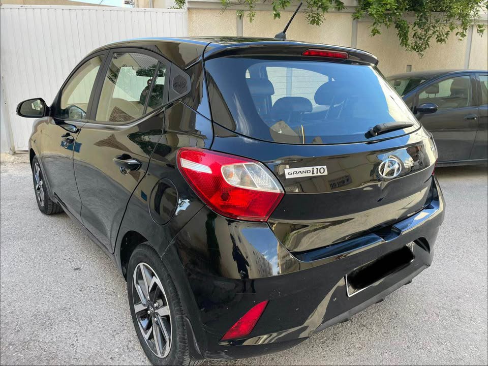 citadine-hyundai-grand-i10-noire-occasion-ariana