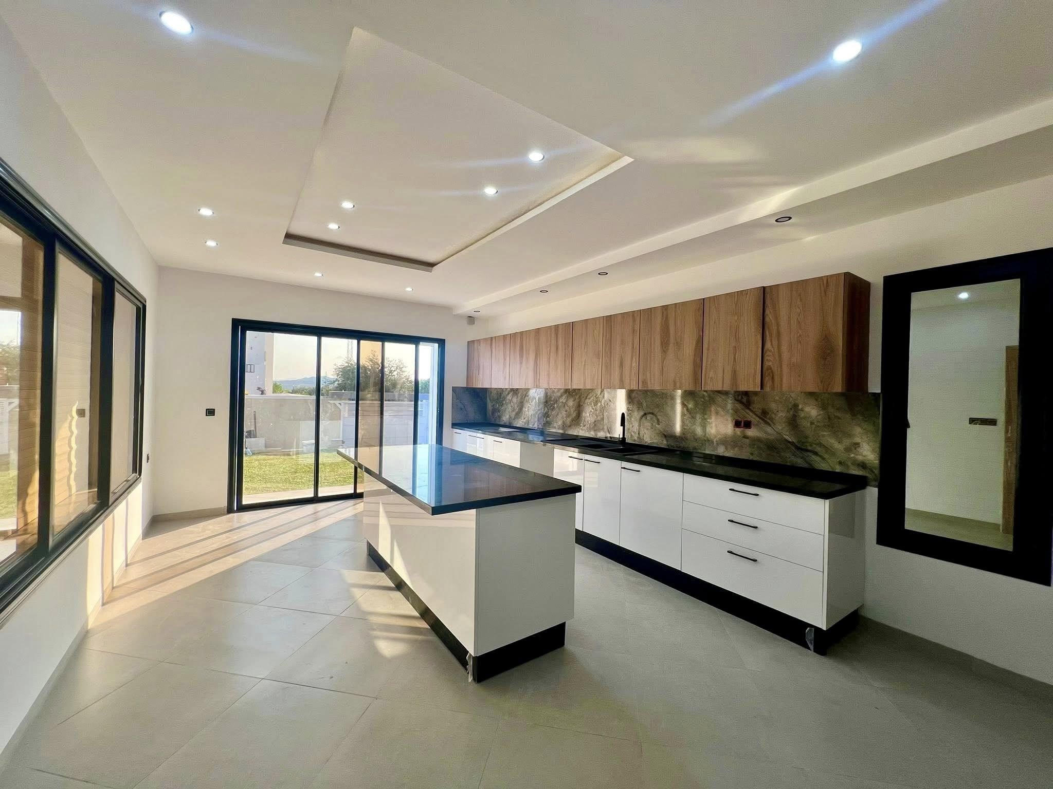 cuisine-avec-ilot-villa-moderne-hammamet