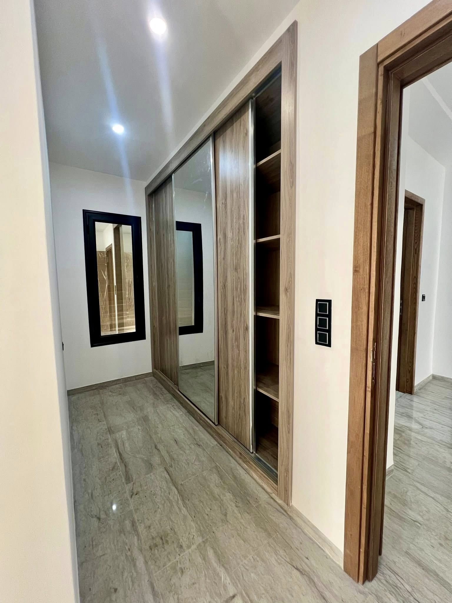 dressing-spacieux-villa-moderne-hammamet