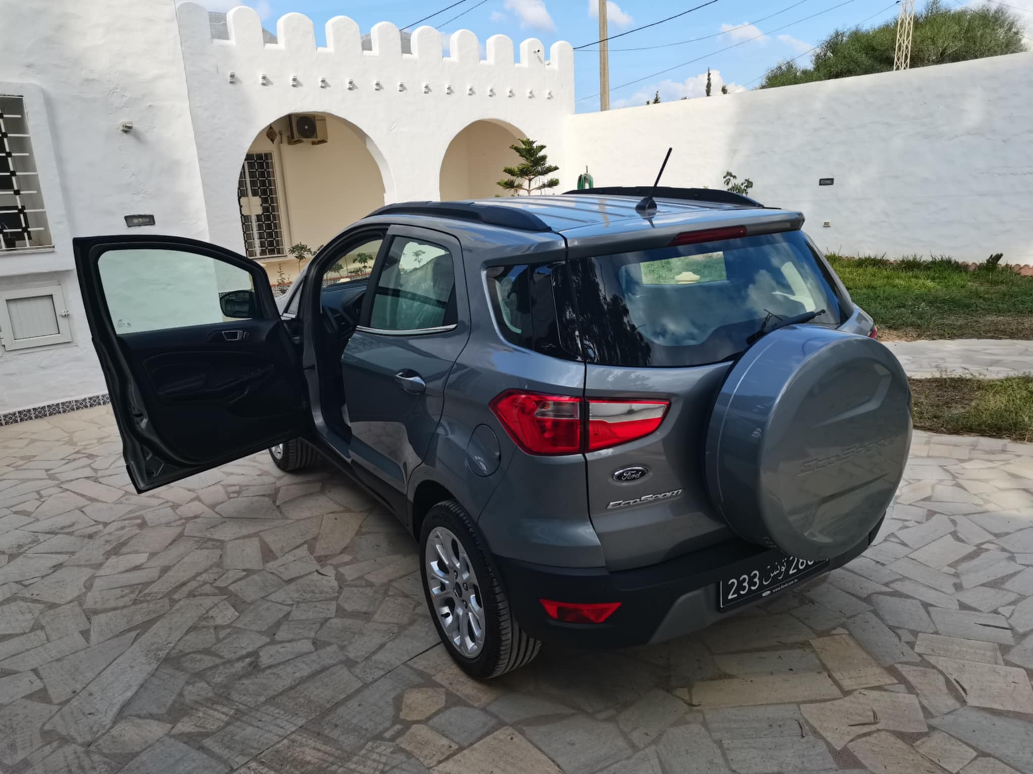 ford-ecosport-gris-shark-arriere-grombalia