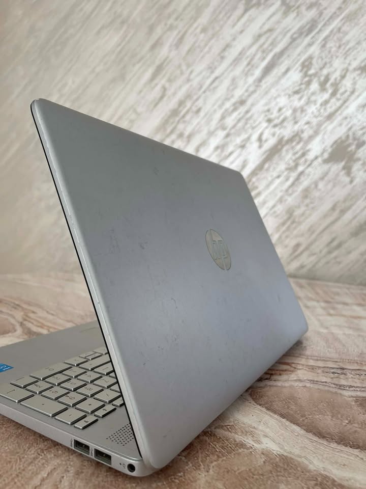 hp-15-dw300nk-ideal-etudiant-teletravail-manouba