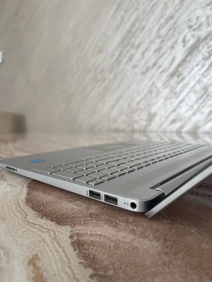 hp-15-dw300nk-ports-hdmi-rj45-usb-wifi-bluetooth