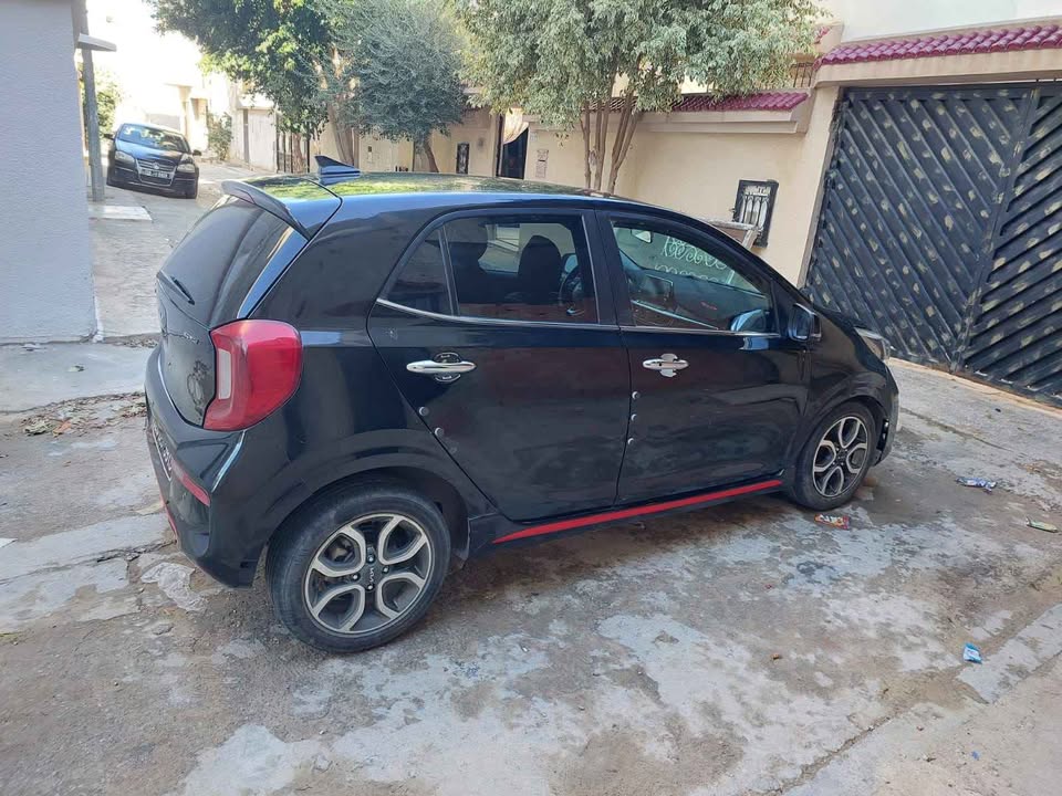 kia-picanto-gt-line-profil-lateral-droit-2022