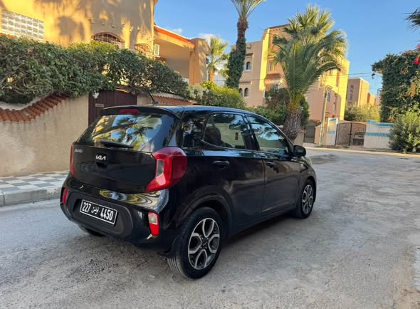 kia-picanto-noire-2022-arriere-sousse