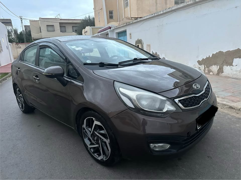 kia-rio-2012-4-cylindres-5cv-a-vendre-ariana