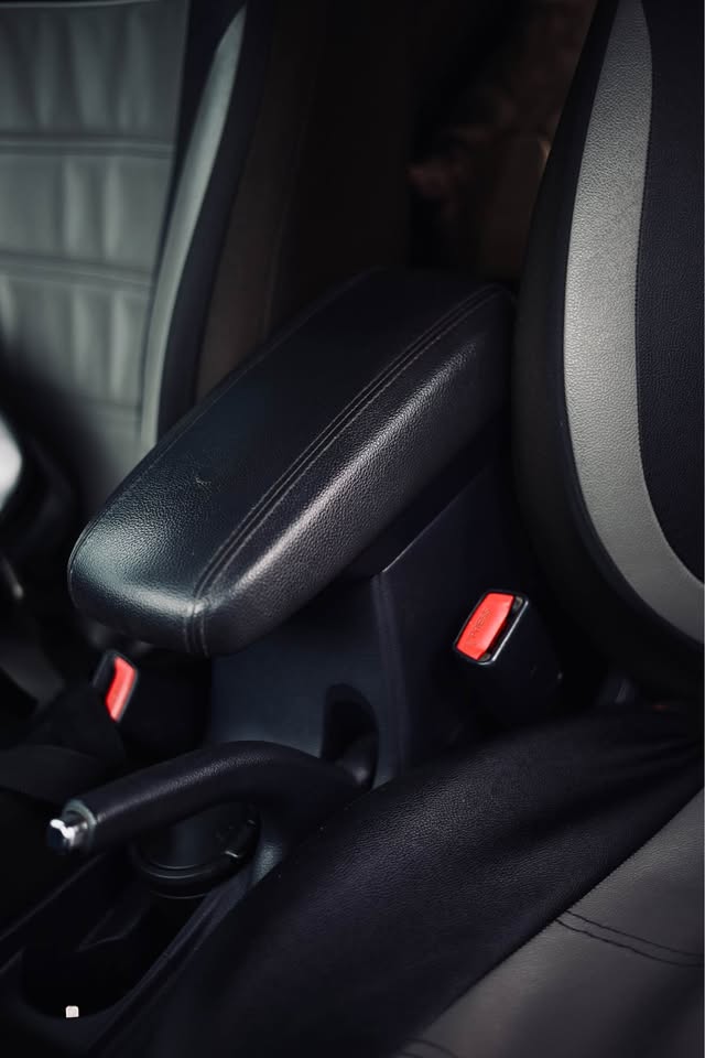 kia-rio-3-coupe-2eme-main-papiers-en-regle-tunis