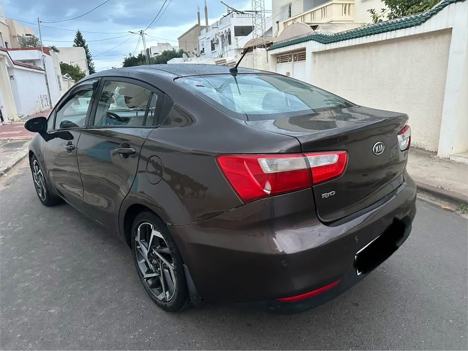 kia-rio-berline-marron-occasion-tunisie