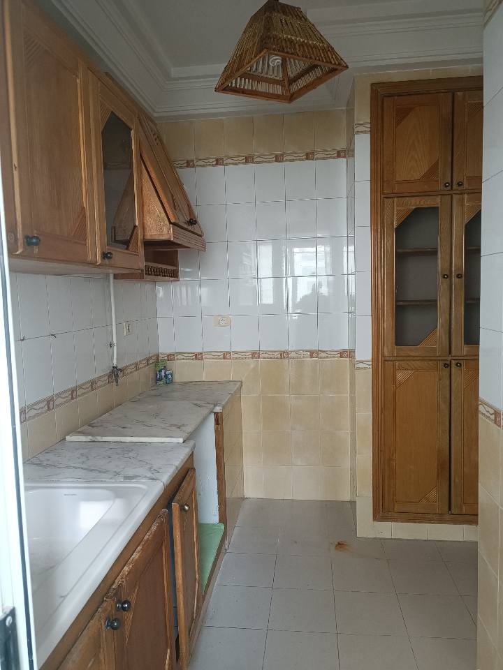 location-appartement-s1-cite-ennasr-1-cuisine-separee-et-equipee