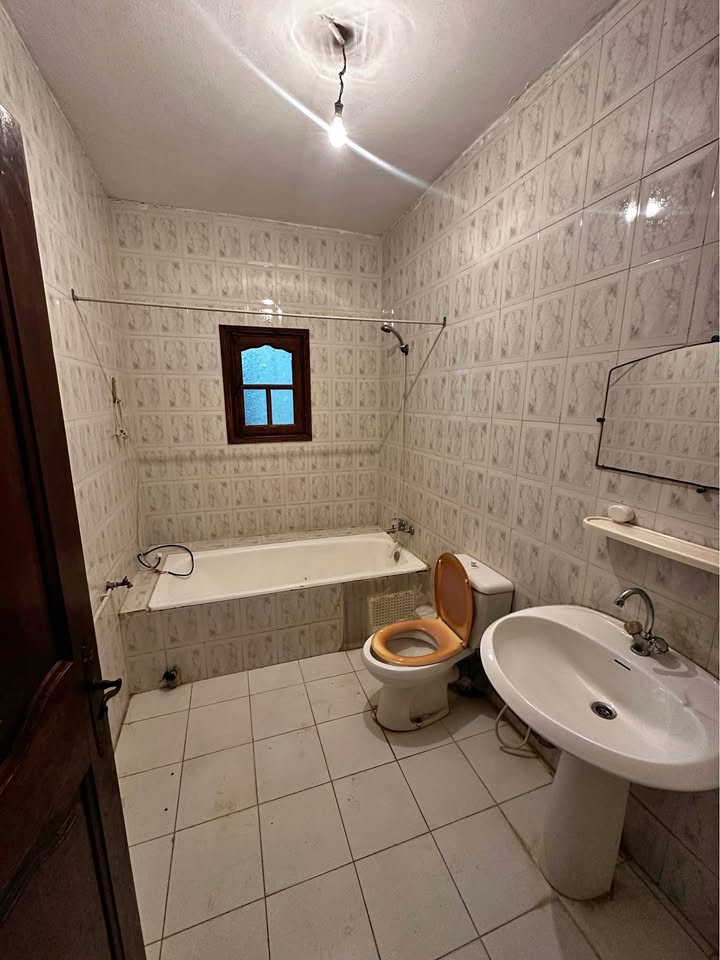 location-appartement-s2-borj-louzir-salle-de-bain-baignoire