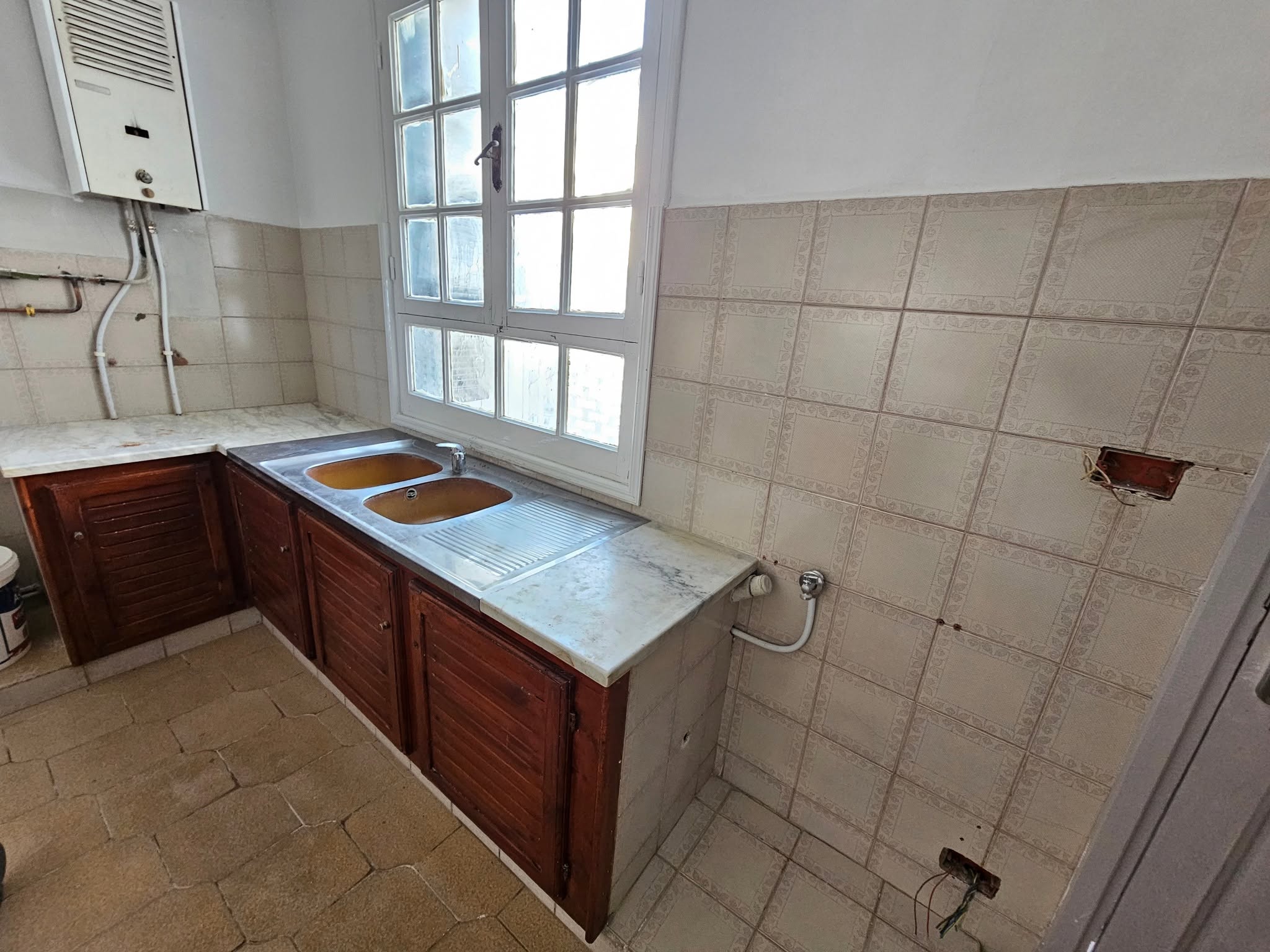 location-bureau-el-menzah-5-cuisine-equipee