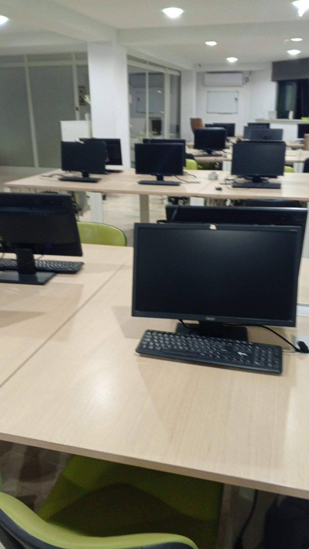 open-space-400m2-location-rue-alain-savary-tunis