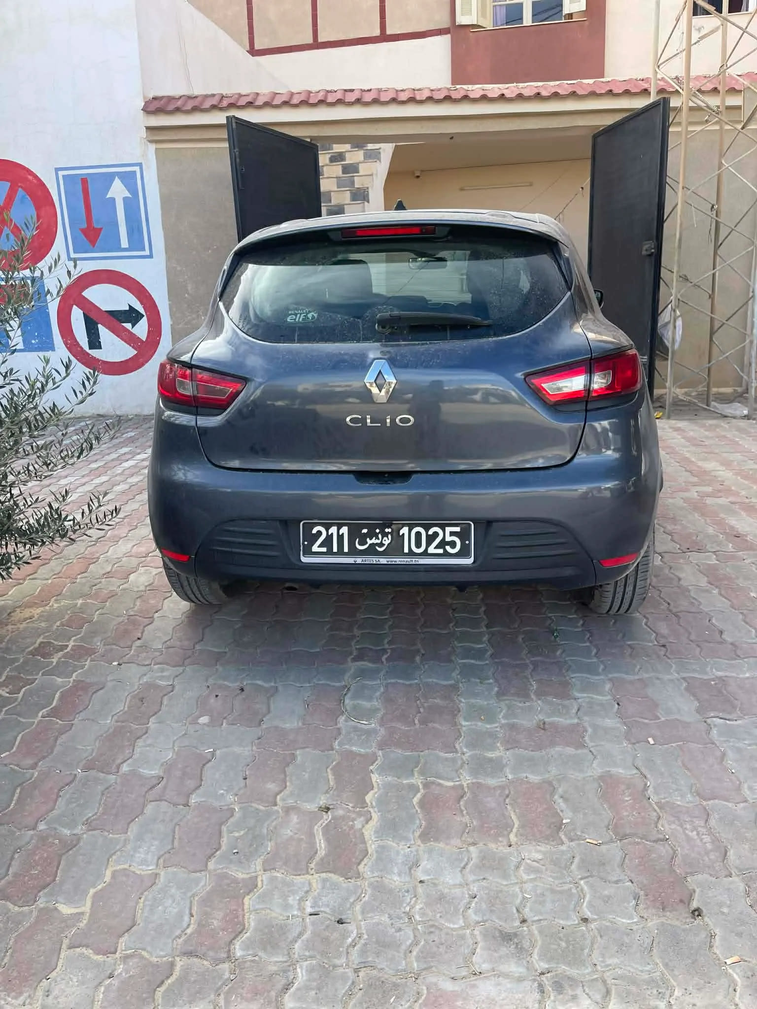 renault-clio-4-2019-gris-arriere-voiture-occasion-tunisie