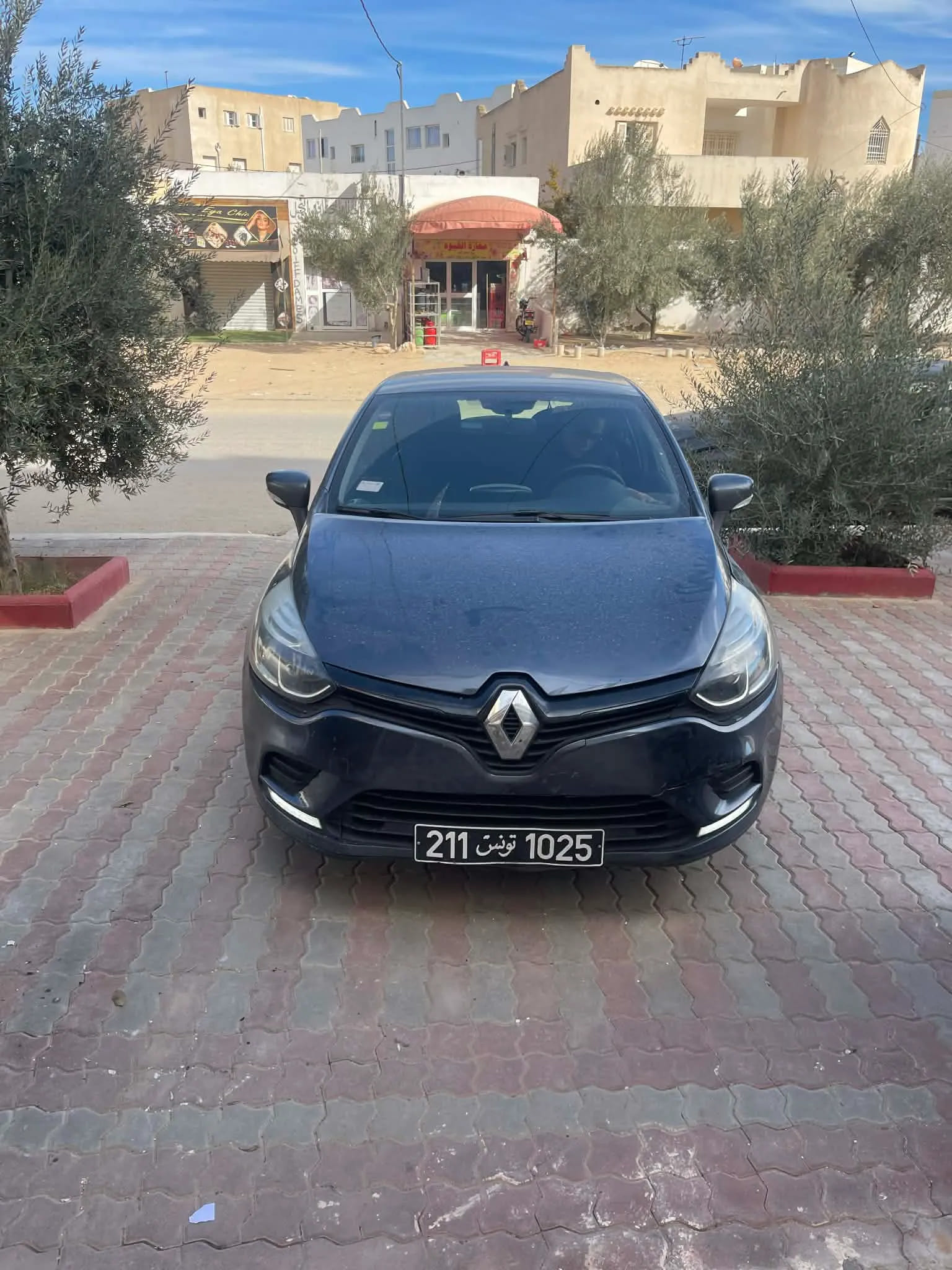 renault-clio-4-2019-gris-face-avant-occasion-tunisie