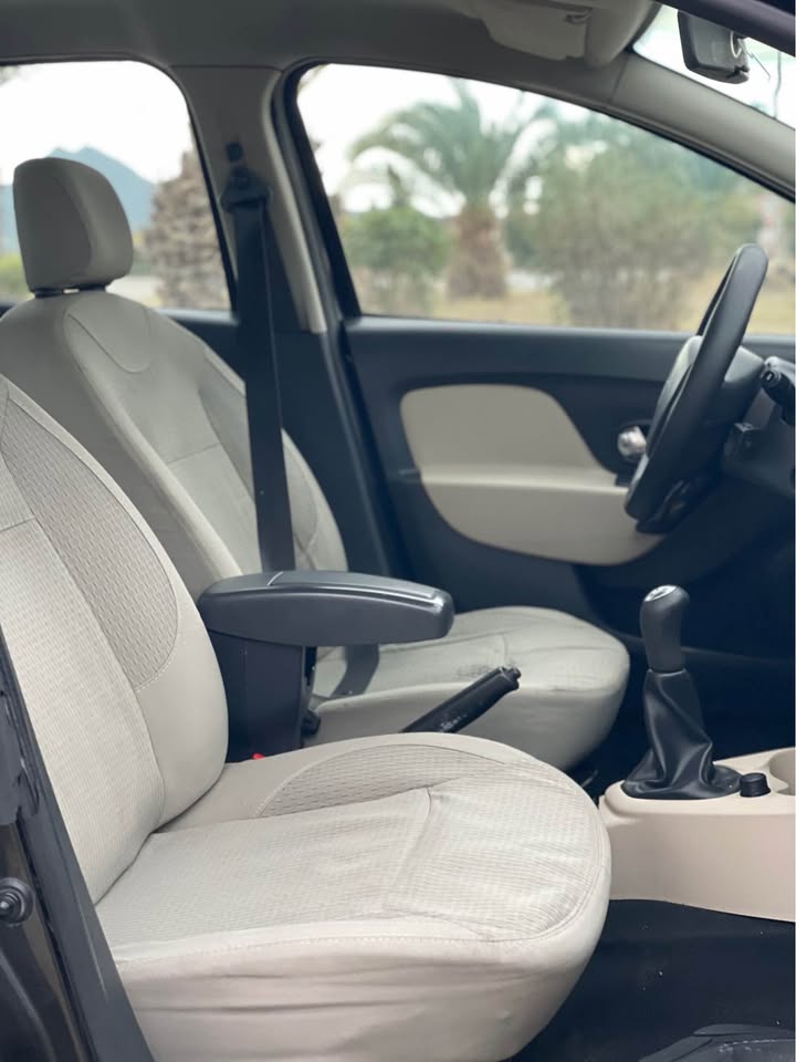 renault-symbol-2014-sieges-tissu-interieur-propre