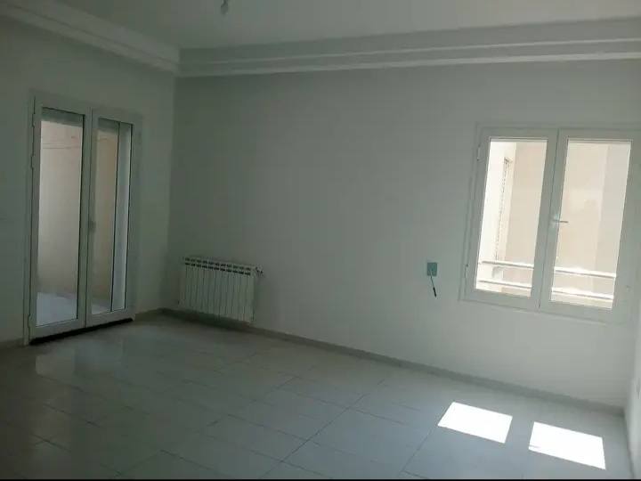 s2-manouba-centre-salon-lumineux-balcon-850dt