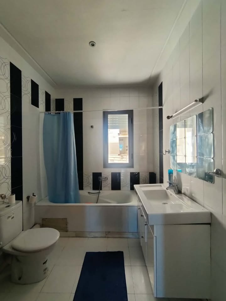 salle-de-bain-appartement-meuble-sahloul-location-longue-duree