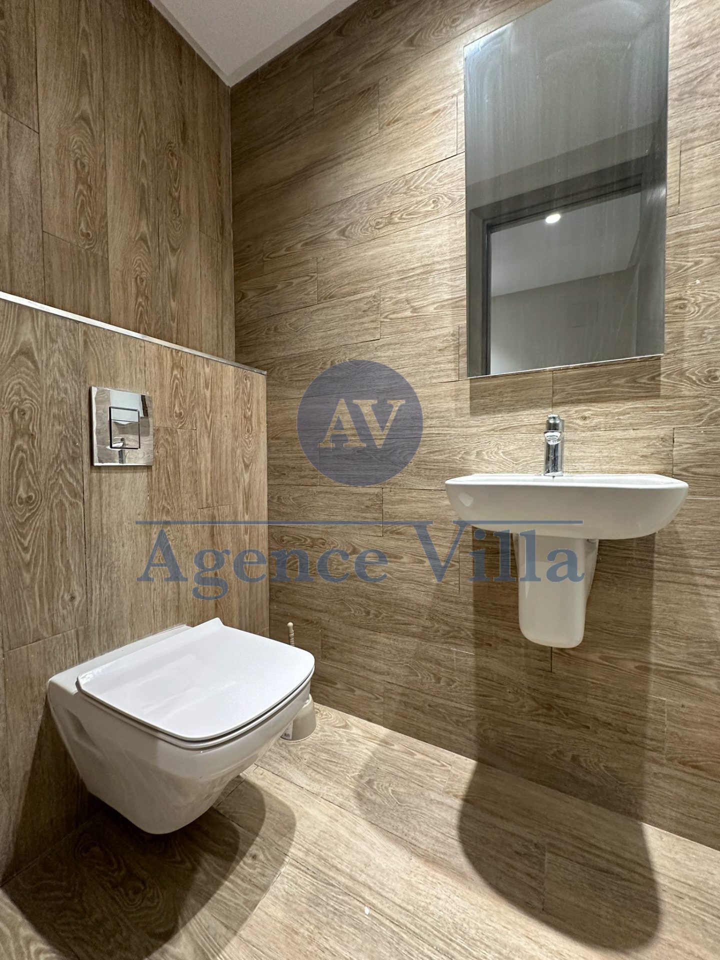 sanitaire-moderne-bureau-lac-3-kram