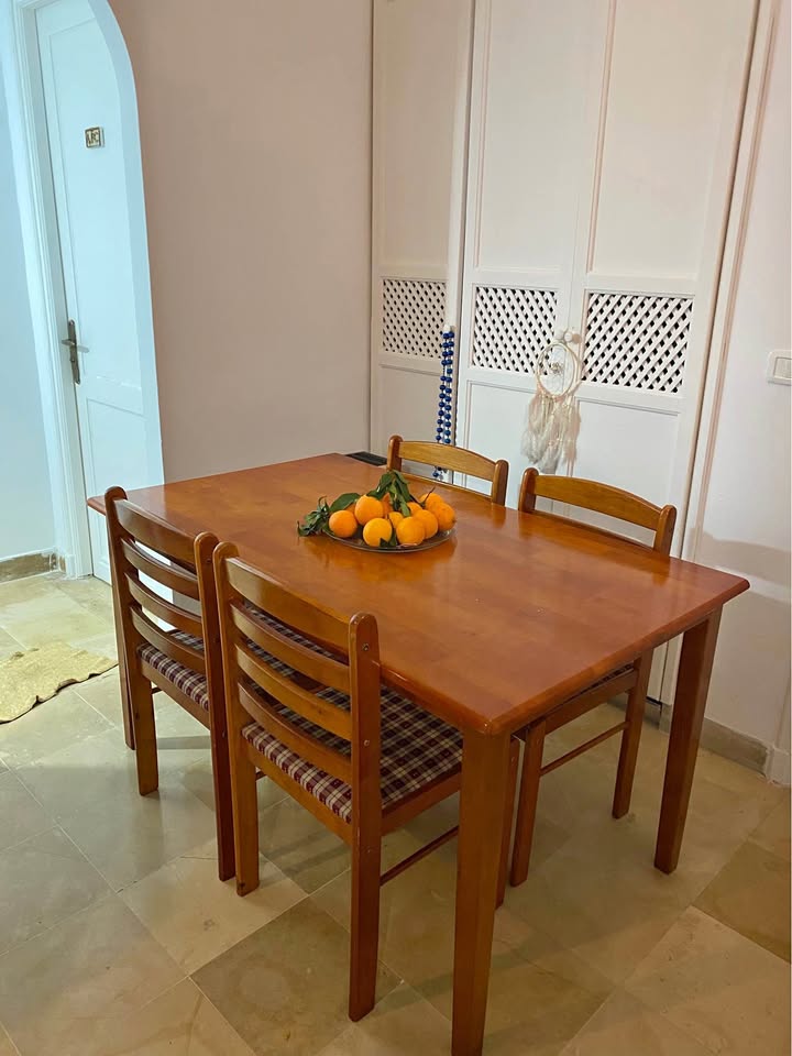 table-a-manger-bois-6-places-la-marsa