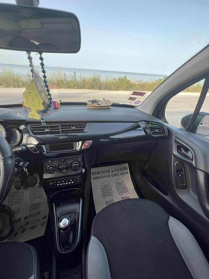 tableau-de-bord-citroen-c3-2015-tunis