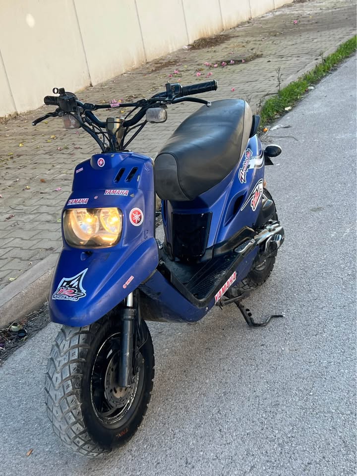 yamaha-booster-bleu-a-vendre-ariana-1400dt