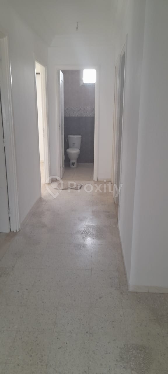 bureaux-a-louer-ben-arous-route-principale-couloir