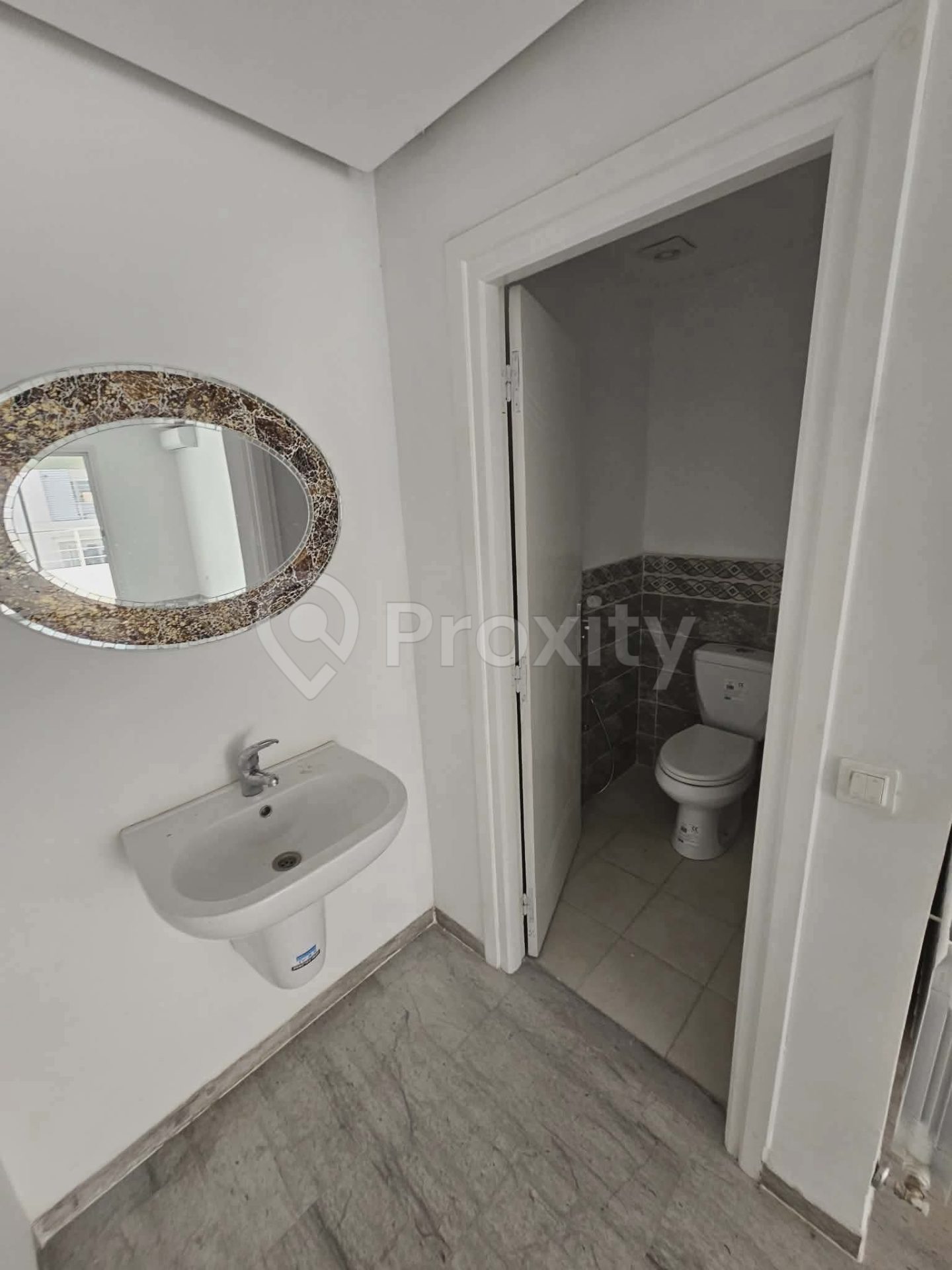 chambre-parentale-dressing-location-appartement-riadh-el-andalous