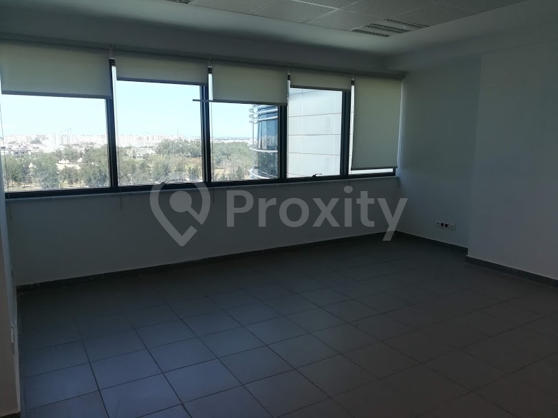 grande-piece-bureau-lac2-tunis-location-longue-duree