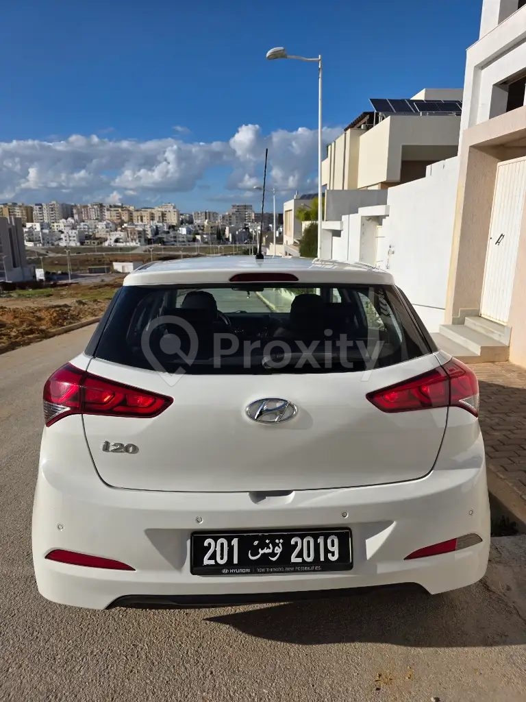 hyundai-i20-2017-arriere-voiture-occasion-tunisie