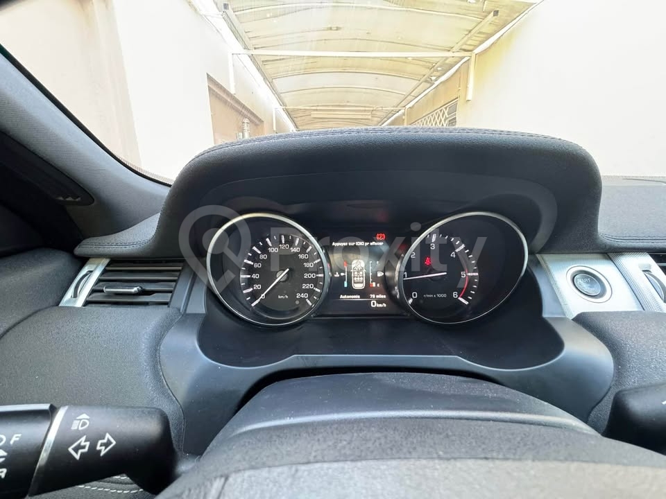 range-rover-evoque-2014-tableau-bord-interieur-cuir