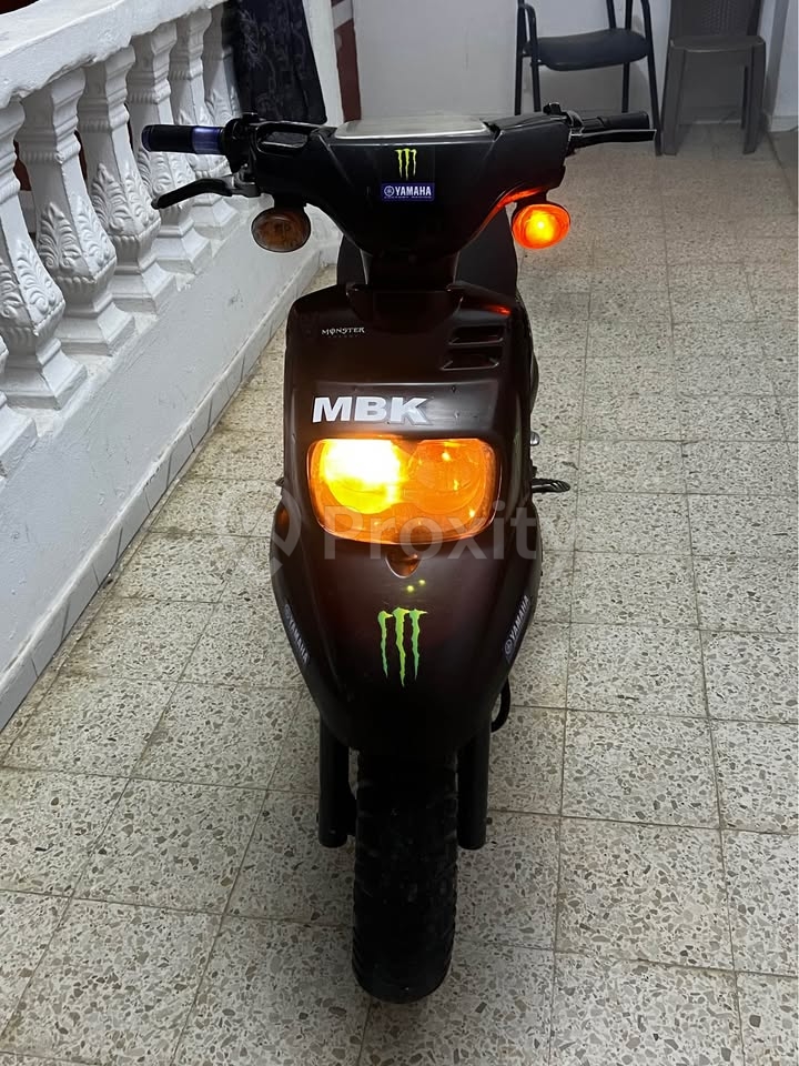 scooter-mbk-booster-tunisie-vue-laterale
