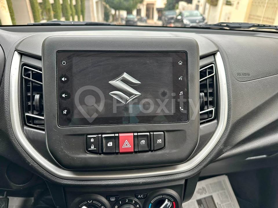 suzuki-celerio-2024-ariana-ecran-multimedia