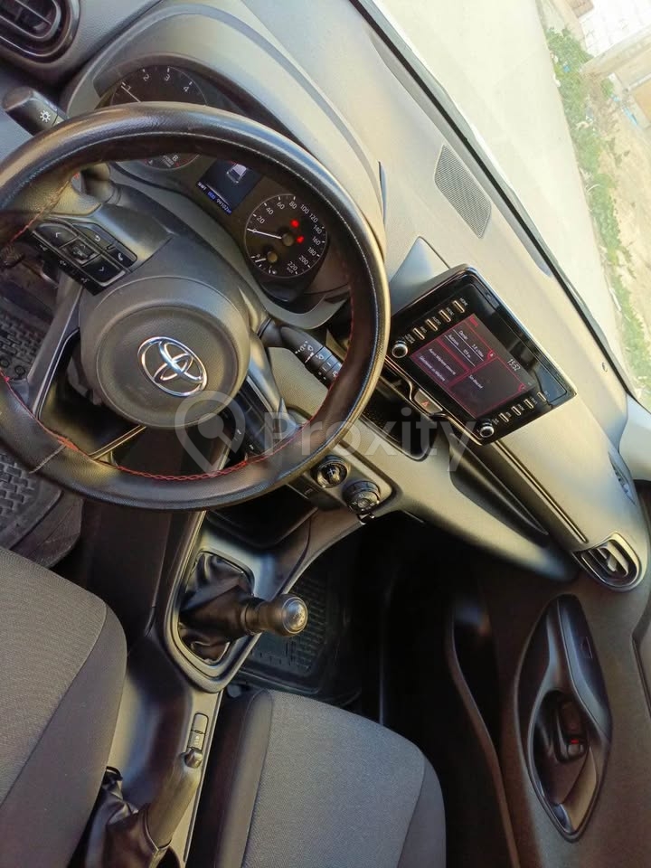 toyota-yaris-2022-ecran-multimedia-console-centrale