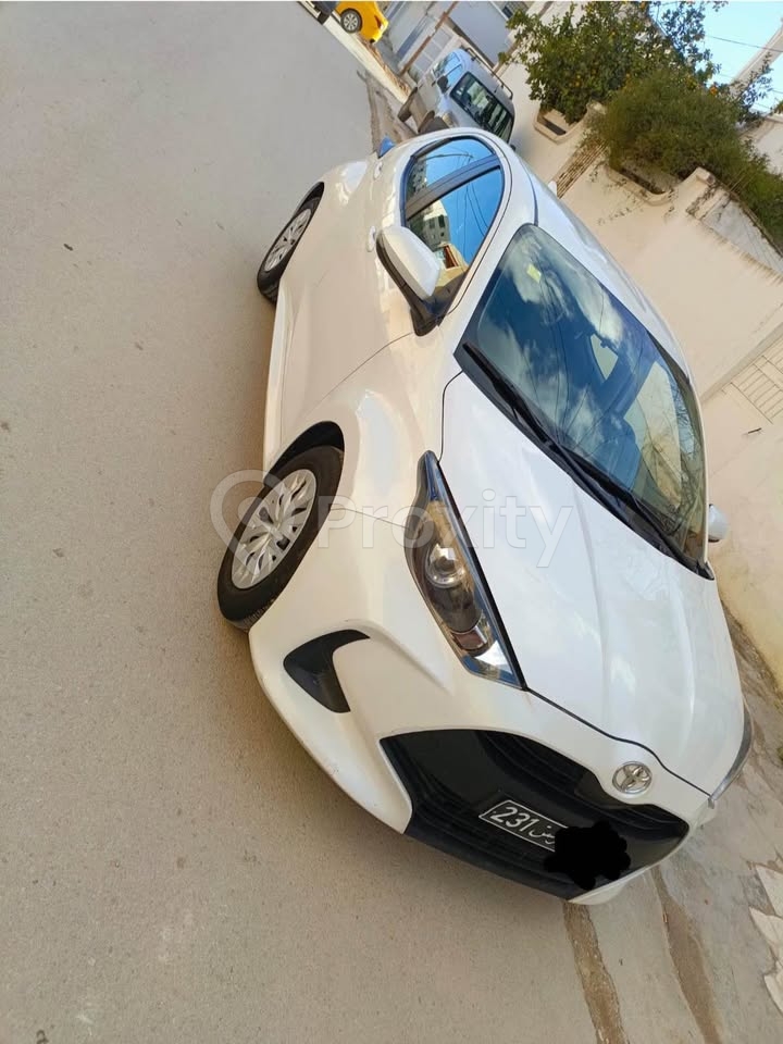 toyota-yaris-2022-profil-gauche-occasion-tunisie