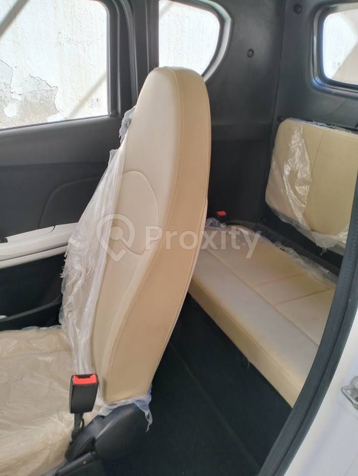 bako-bee-interieur-sieges-3-places-proteges