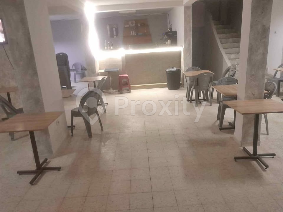 Café à vendre en urgence – 2 niveaux – 370 m² (185 m² x2) – Quartier Ibnou Sina – 25 000 TND