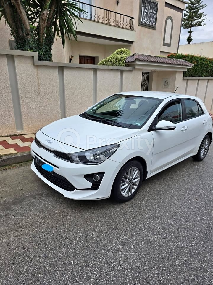 Kia Rio SX essence 5 CV (12/2021) – 130 000 km certifié – boîte manuelle – Ben Arous