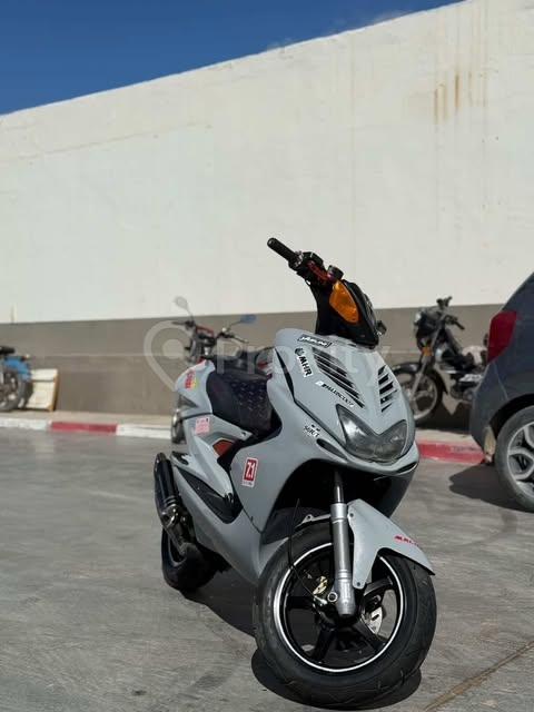 Yamaha Nitro en bon état à vendre à Gabès – Scooter sportif – 6000 DT